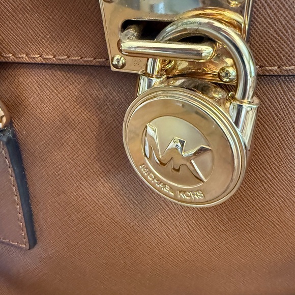 Michael Kors Hamilton Large Luggage Brown Tote - Picture 3 of 6